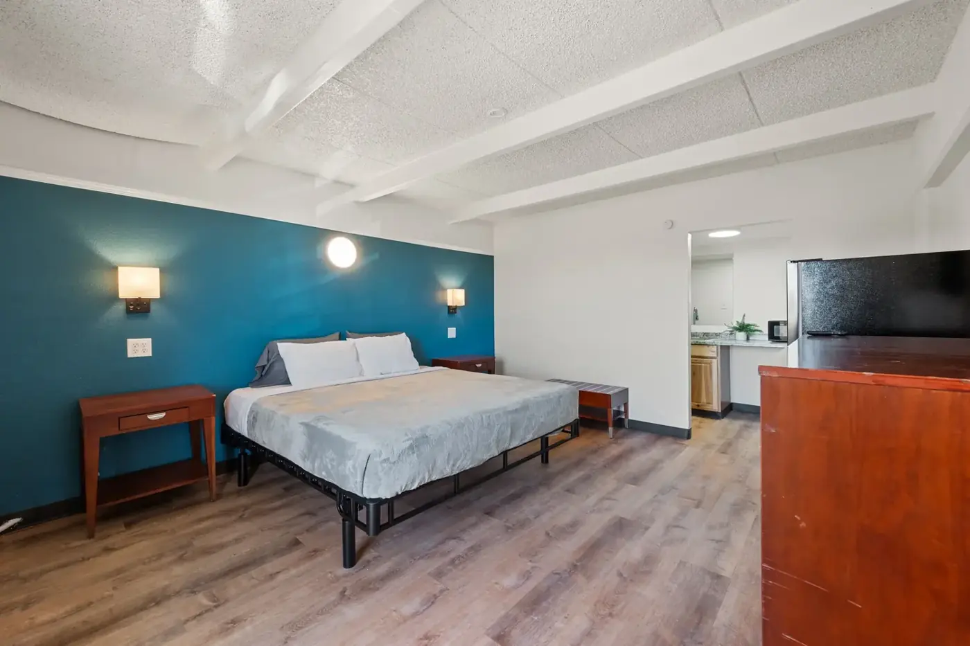 Room with kitchenette area